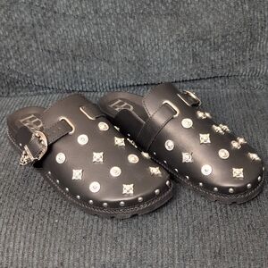 ID Required Black/Silver Charm Clog Size 13